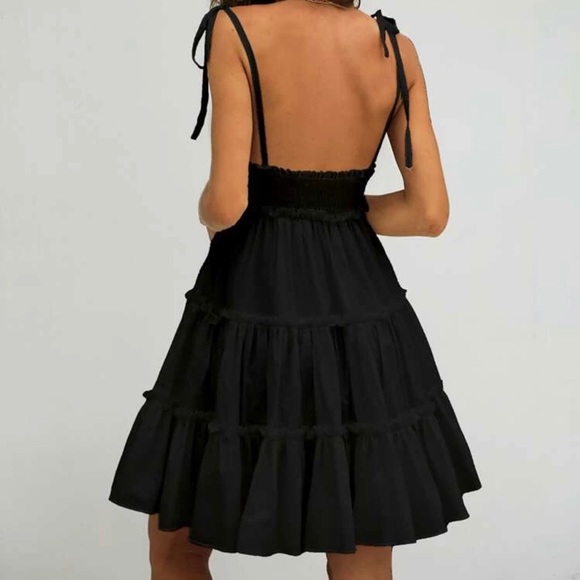 Little black dress with knot straps - Picture 2 of 5